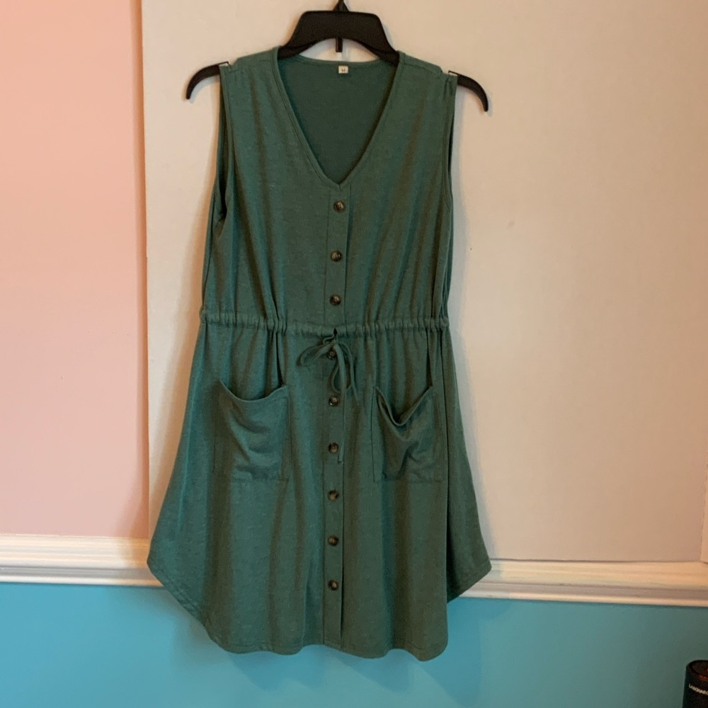 Sleeveless Green Midi Dress